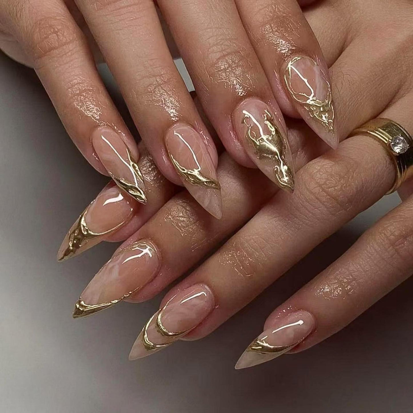 Gold Press on Nails Nude Fake Nails with 3D Gold Line Design Glossy Glue on Nails Artificial Acrylic Full Cover Nude Stick on Nails Medium Almond False Nails for Women Manicure 24Pcs